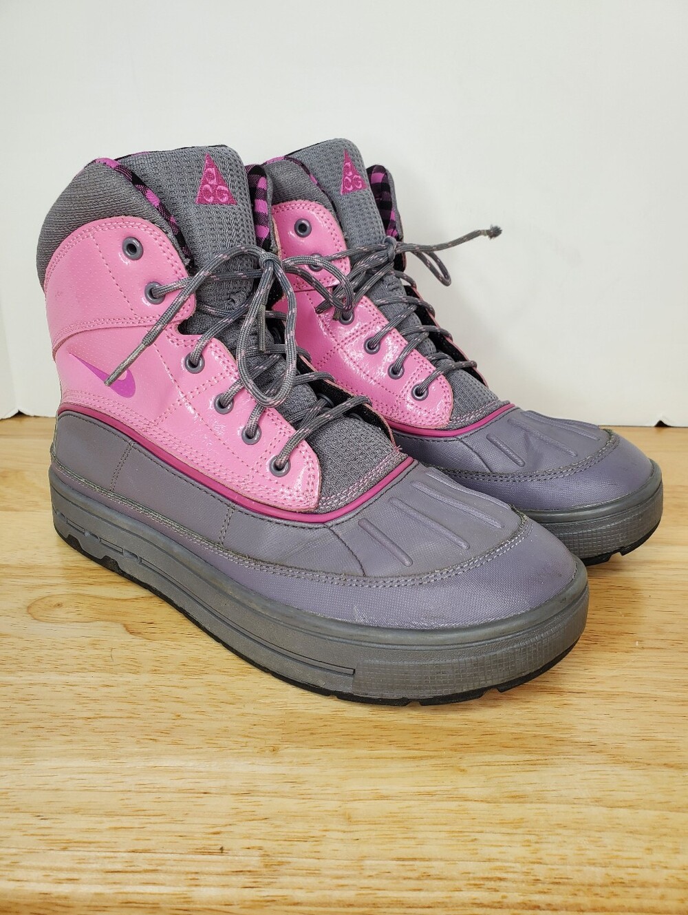 Nike Woodside ACG Duck Boots Size 7Y High Pink Shell Toe 524876-002